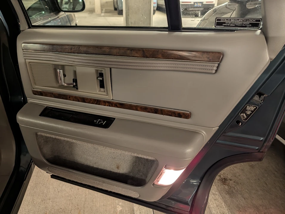 1996 Buick Roadmaster - Image 17 of 21