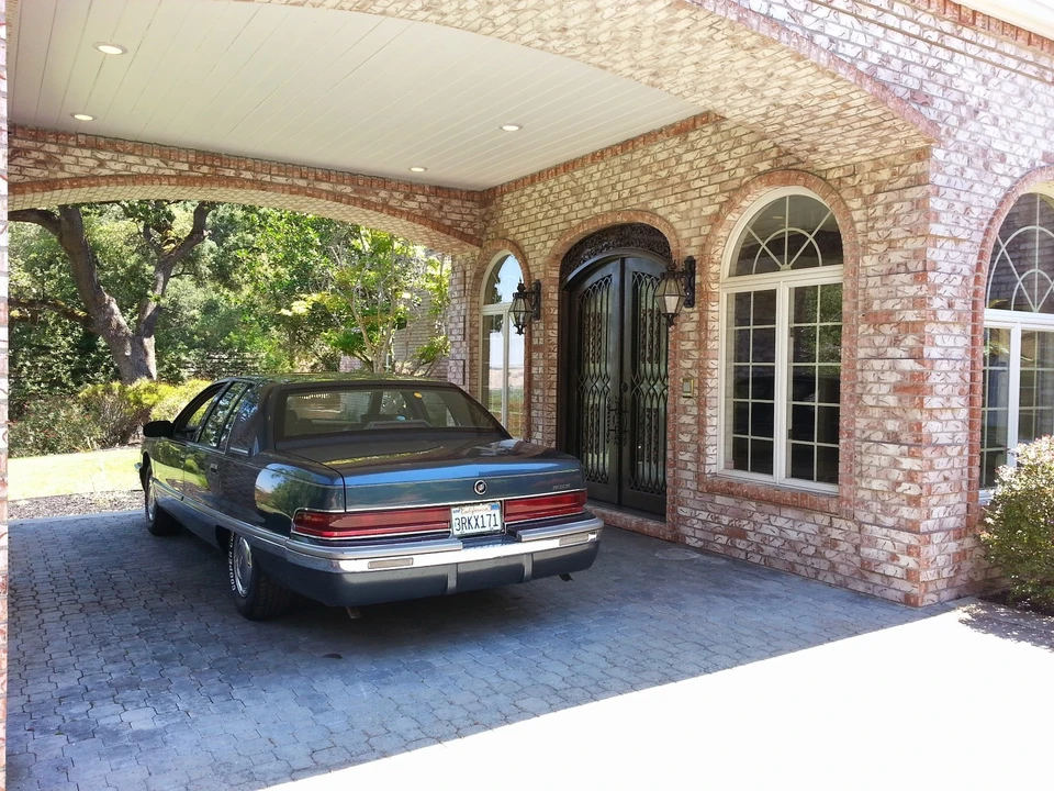 1996 Buick Roadmaster - Image 8 of 21