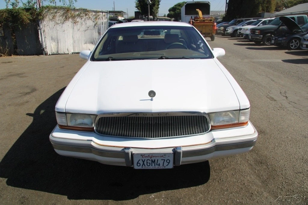 1996 Buick Roadmaster - Image 9 of 21