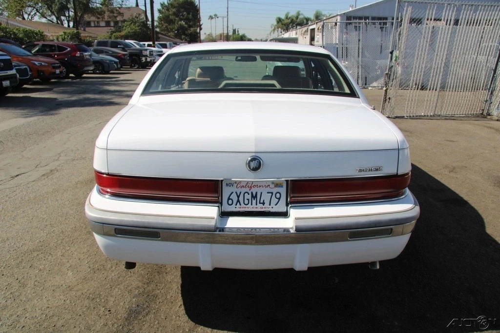 1996 Buick Roadmaster - Image 5 of 21
