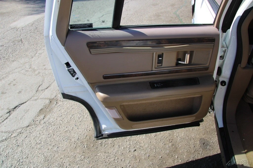 1996 Buick Roadmaster - Image 18 of 21