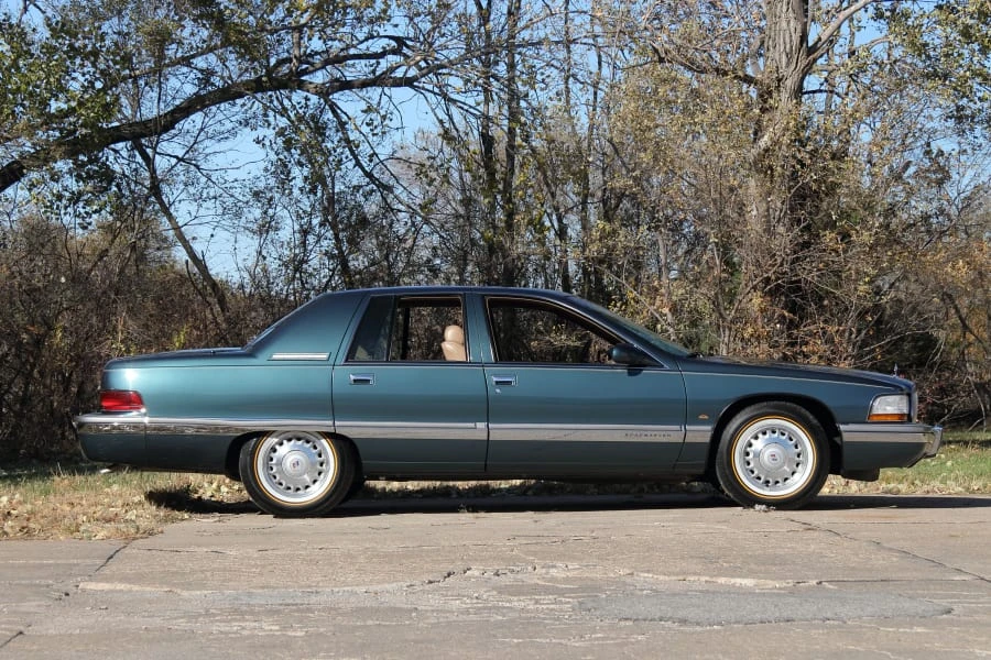 1996 Buick Roadmaster - Image 2 of 31