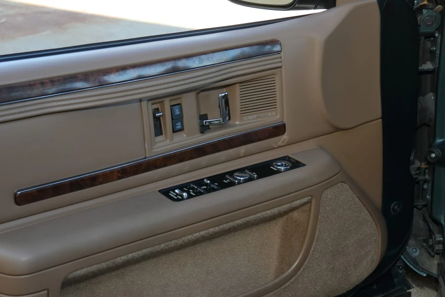 1996 Buick Roadmaster - Image 23 of 31