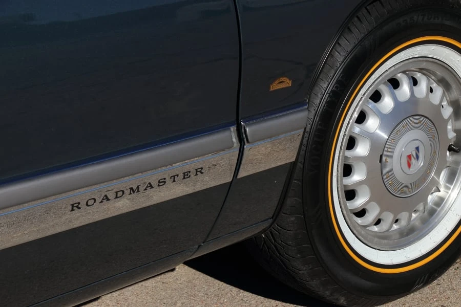 1996 Buick Roadmaster - Image 9 of 31