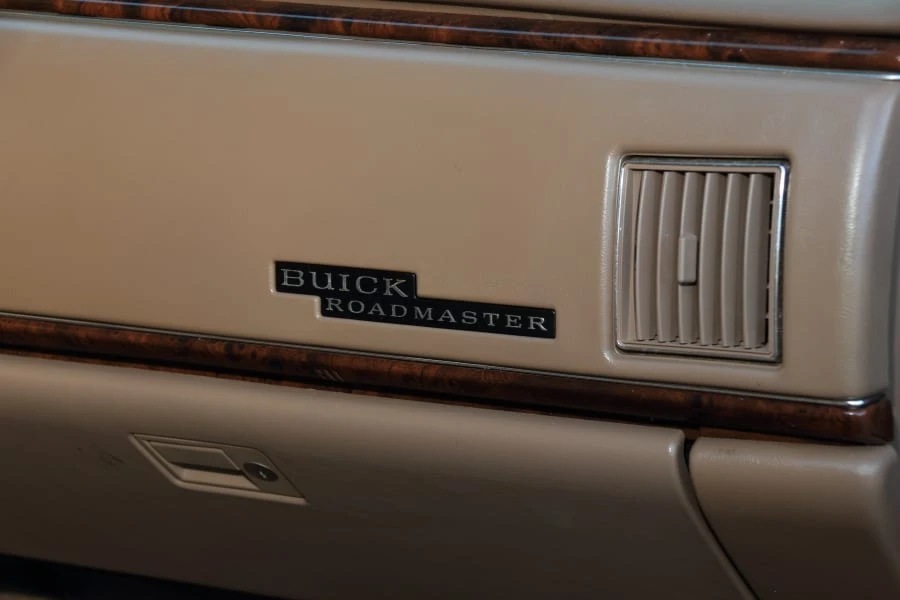 1996 Buick Roadmaster - Image 25 of 31