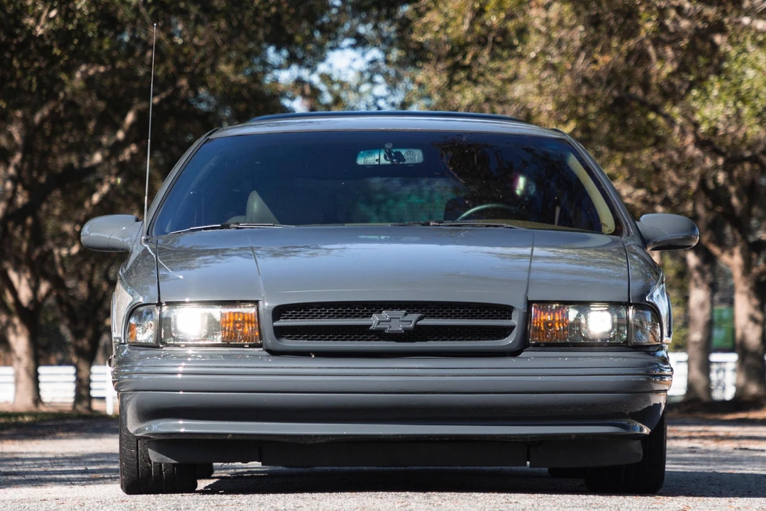 1996 Buick Roadmaster - Image 2 of 31