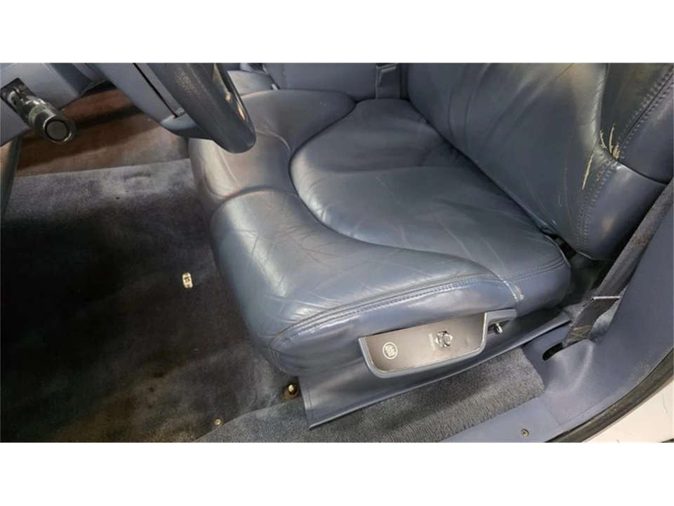 1996 Buick Roadmaster - Image 27 of 31