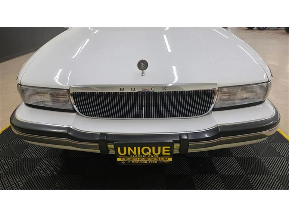 1996 Buick Roadmaster - Image 12 of 31