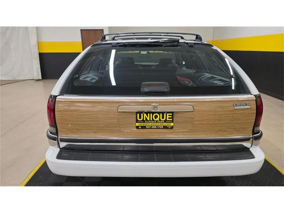 1996 Buick Roadmaster - Image 5 of 31