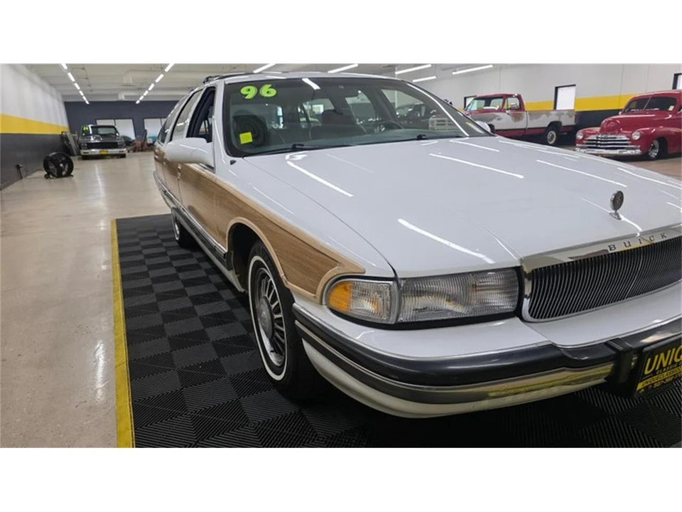 1996 Buick Roadmaster - Image 10 of 31