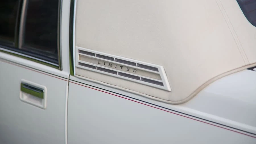 1996 Buick Roadmaster - Image 10 of 12
