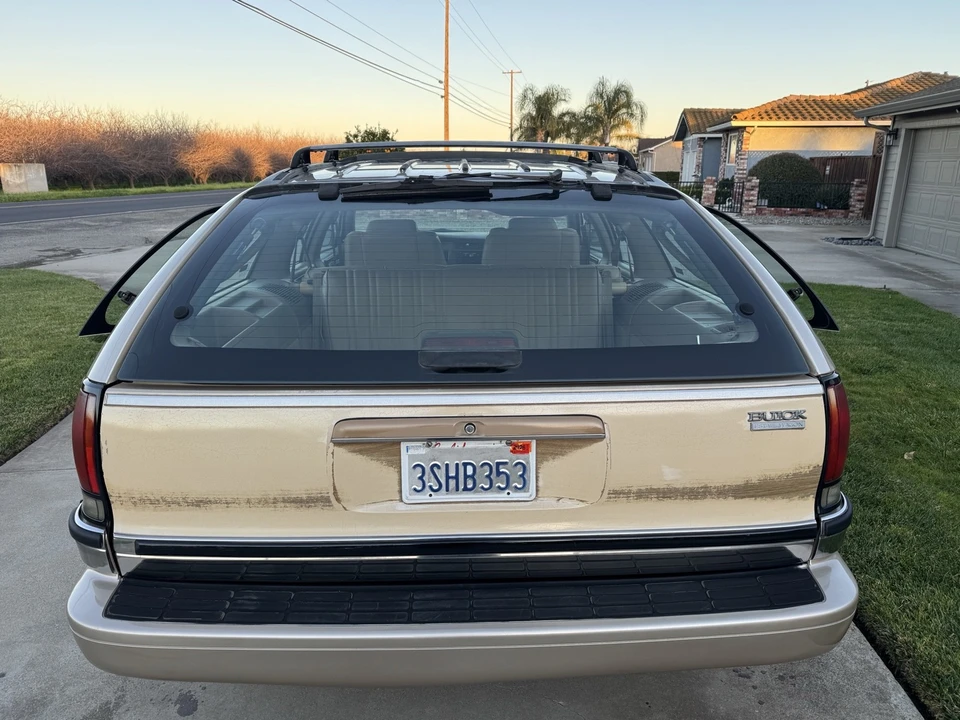 1996 Buick Roadmaster - Image 10 of 21