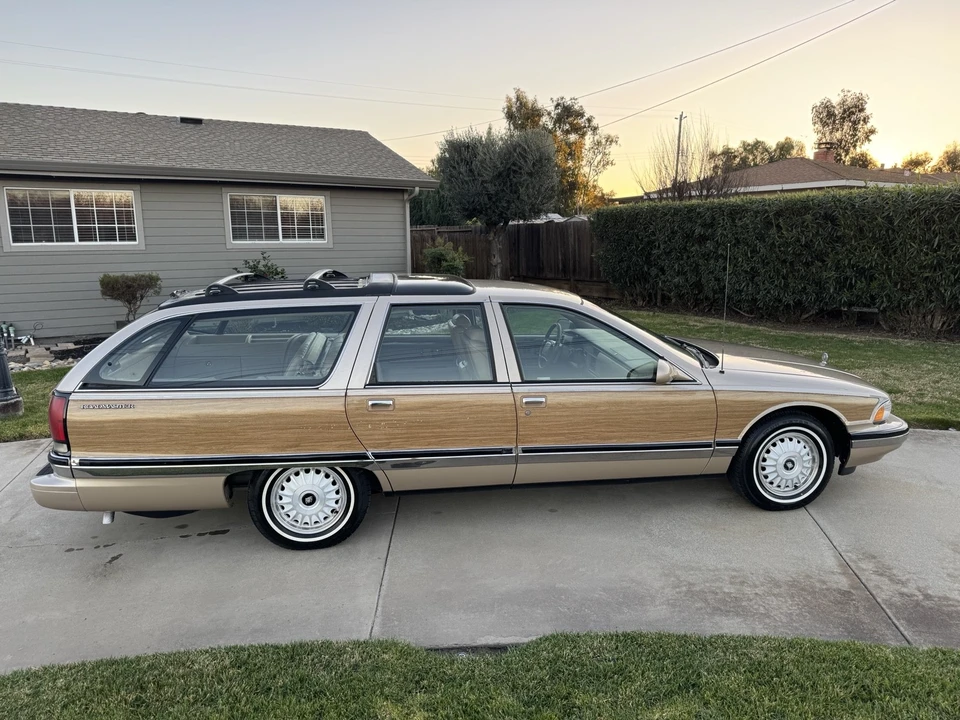 1996 Buick Roadmaster - Image 2 of 21