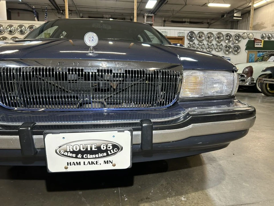 1996 Buick Roadmaster - Image 9 of 12