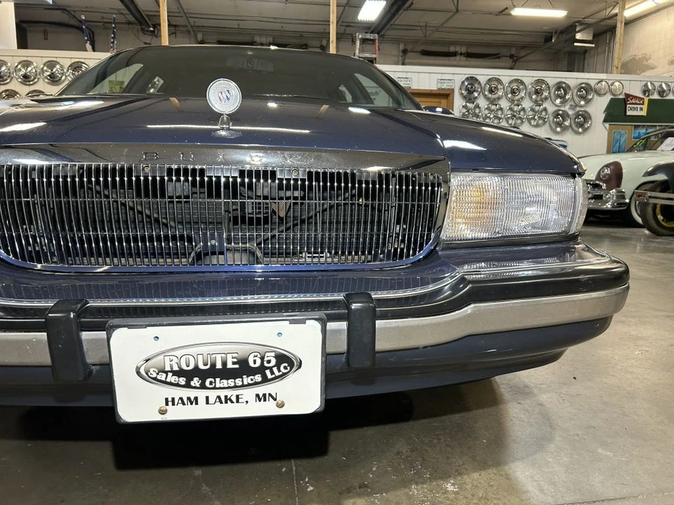 1996 Buick Roadmaster - Image 9 of 12