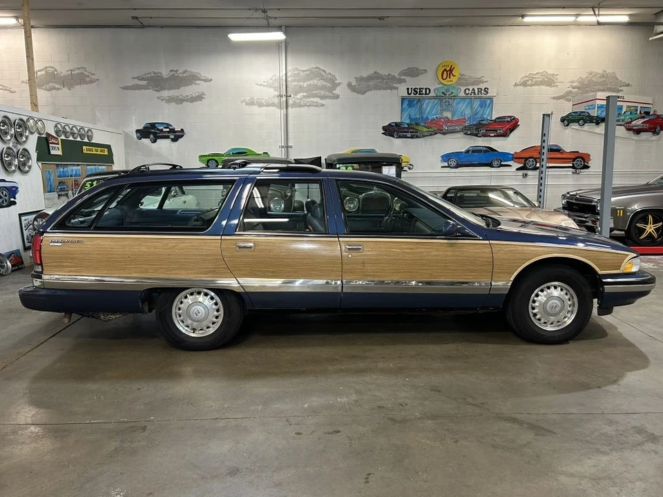 1996 Buick Roadmaster - Image 4 of 12
