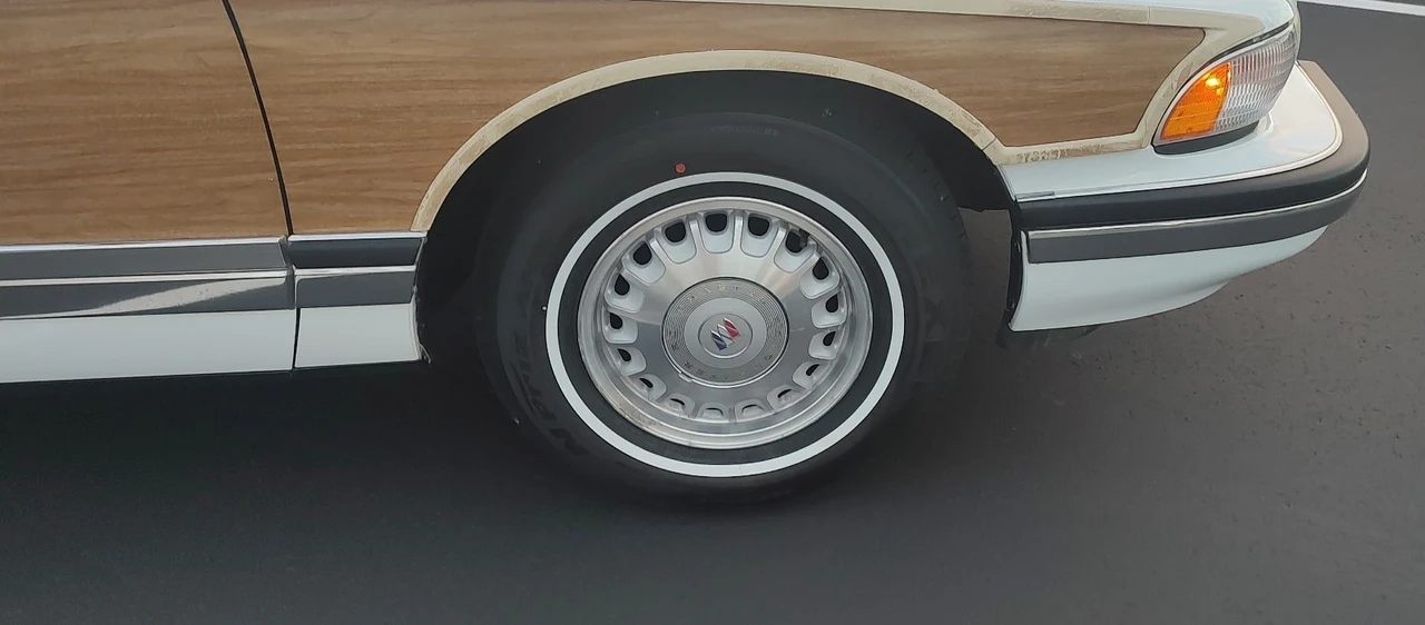 1996 Buick Roadmaster - Image 15 of 21