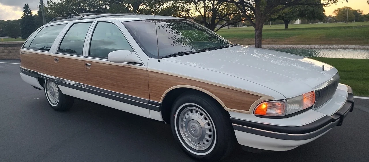 1996 Buick Roadmaster - Image 4 of 21