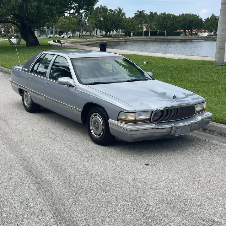 1996 Buick Roadmaster - Image 2 of 12