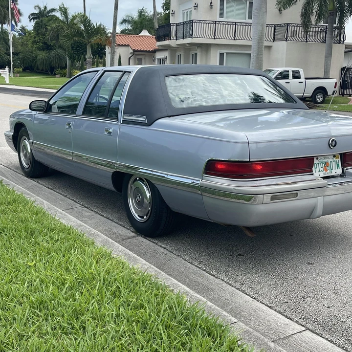 1996 Buick Roadmaster - Image 9 of 12