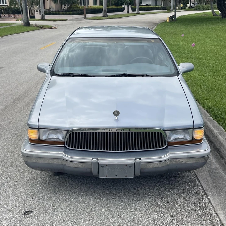 1996 Buick Roadmaster - Image 4 of 12