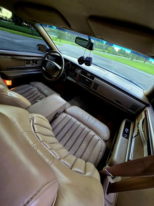 1996 Buick Roadmaster - Image 9 of 13