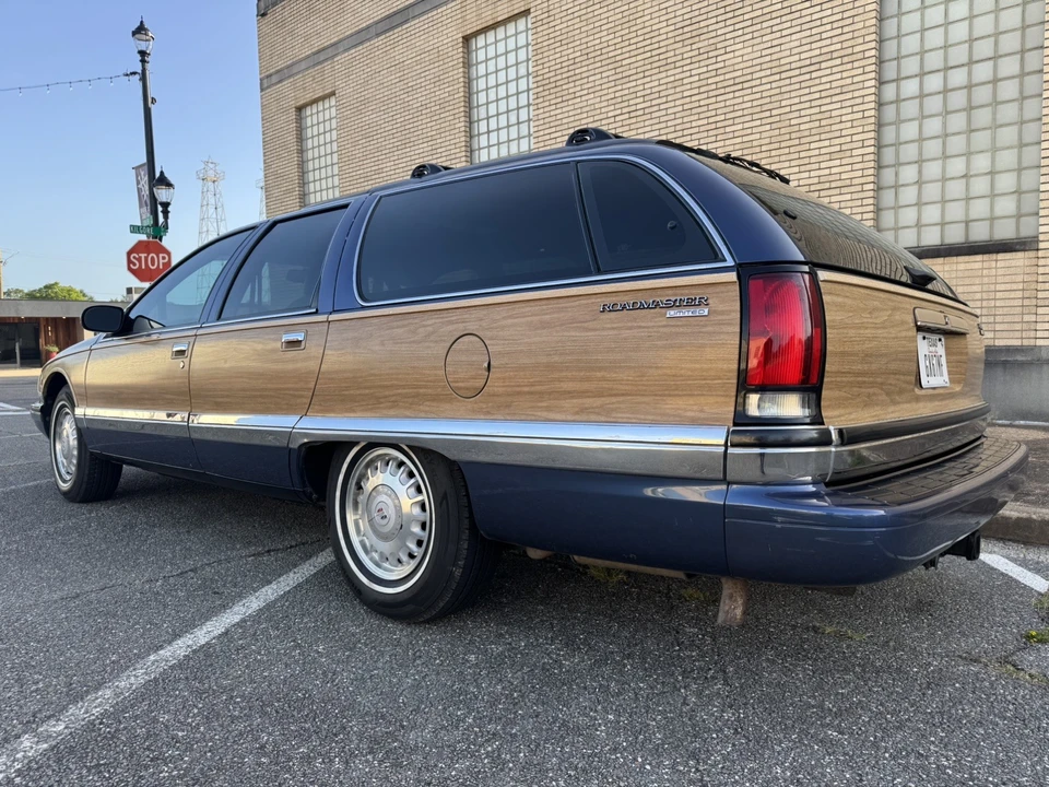 1996 Buick Roadmaster - Image 4 of 25