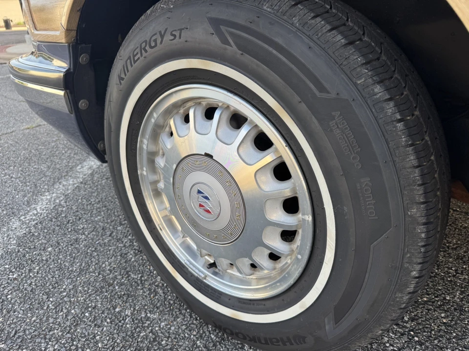 1996 Buick Roadmaster - Image 9 of 25