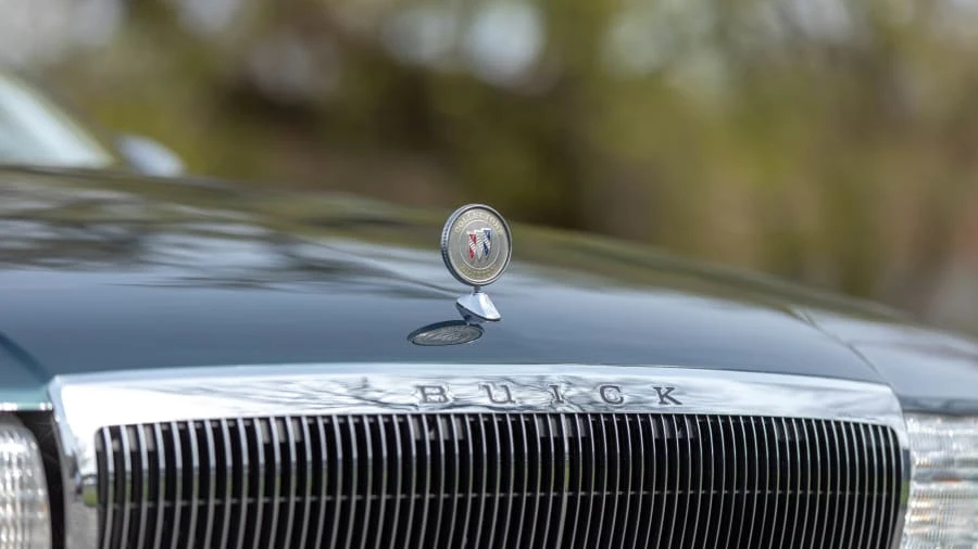 1996 Buick Roadmaster - Image 10 of 24