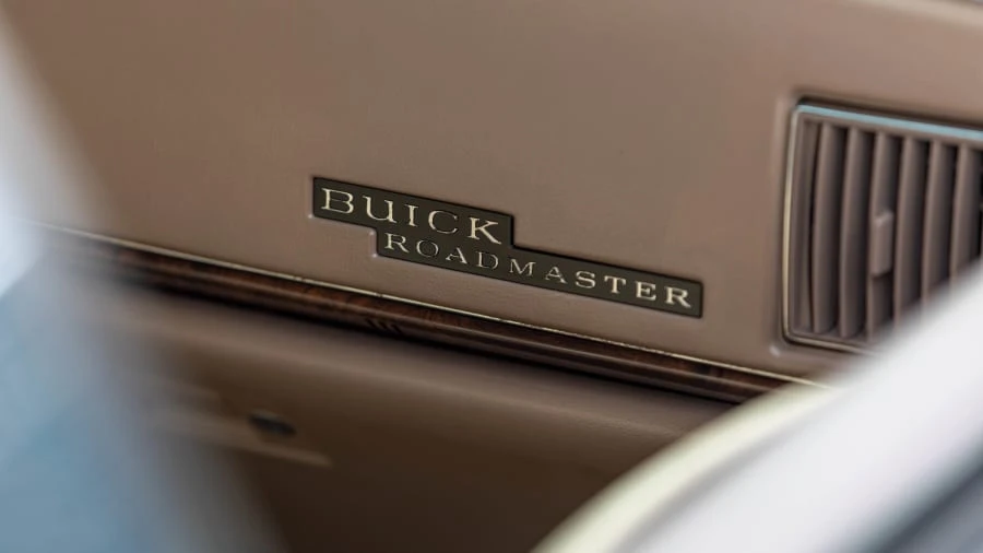 1996 Buick Roadmaster - Image 11 of 24