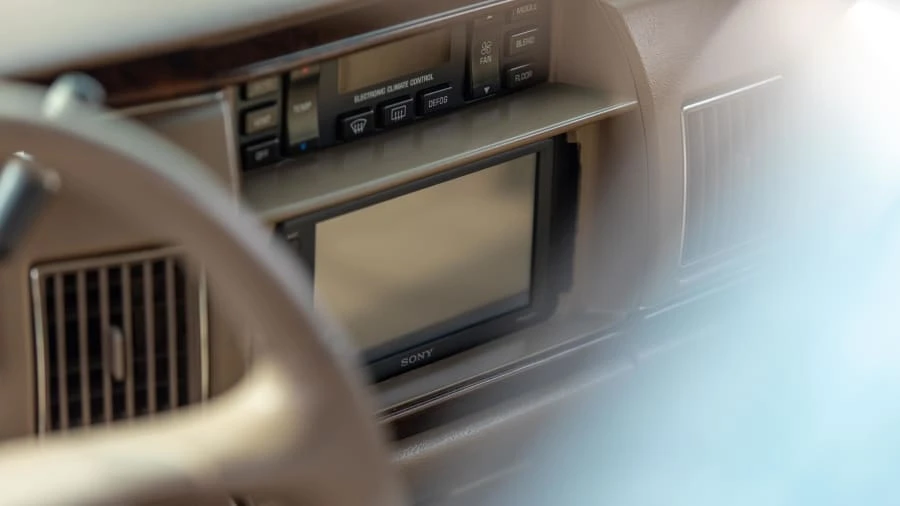 1996 Buick Roadmaster - Image 18 of 24