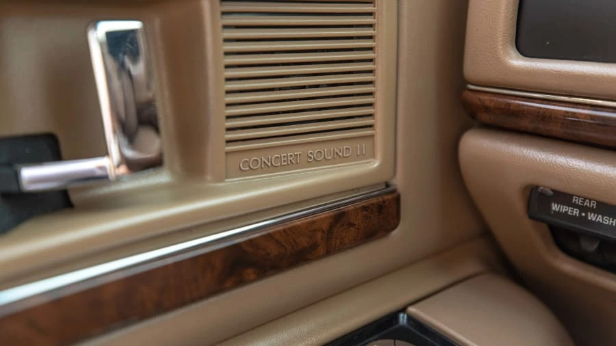 1996 Buick Roadmaster - Image 19 of 24