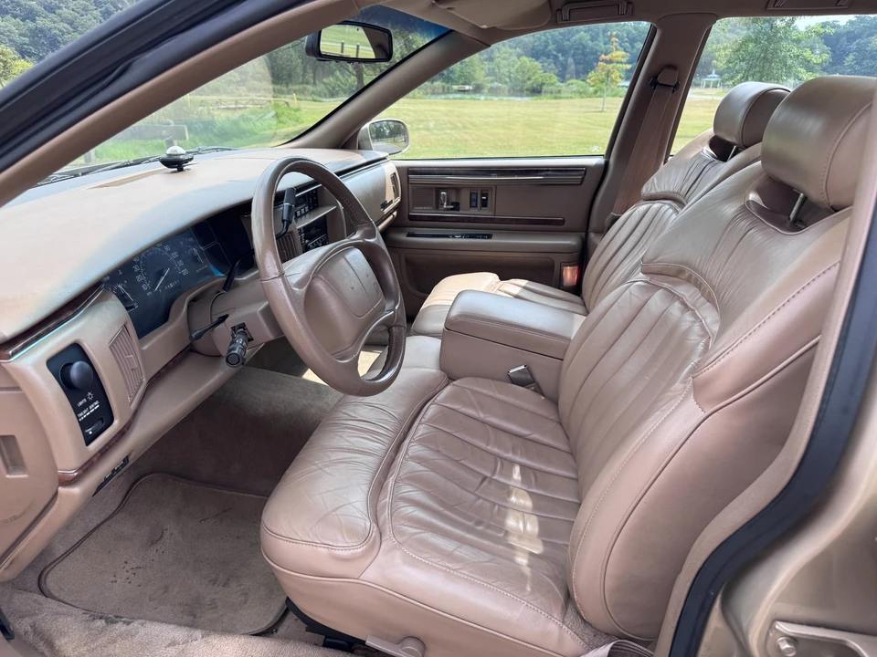 1996 Buick Roadmaster - Image 4 of 21
