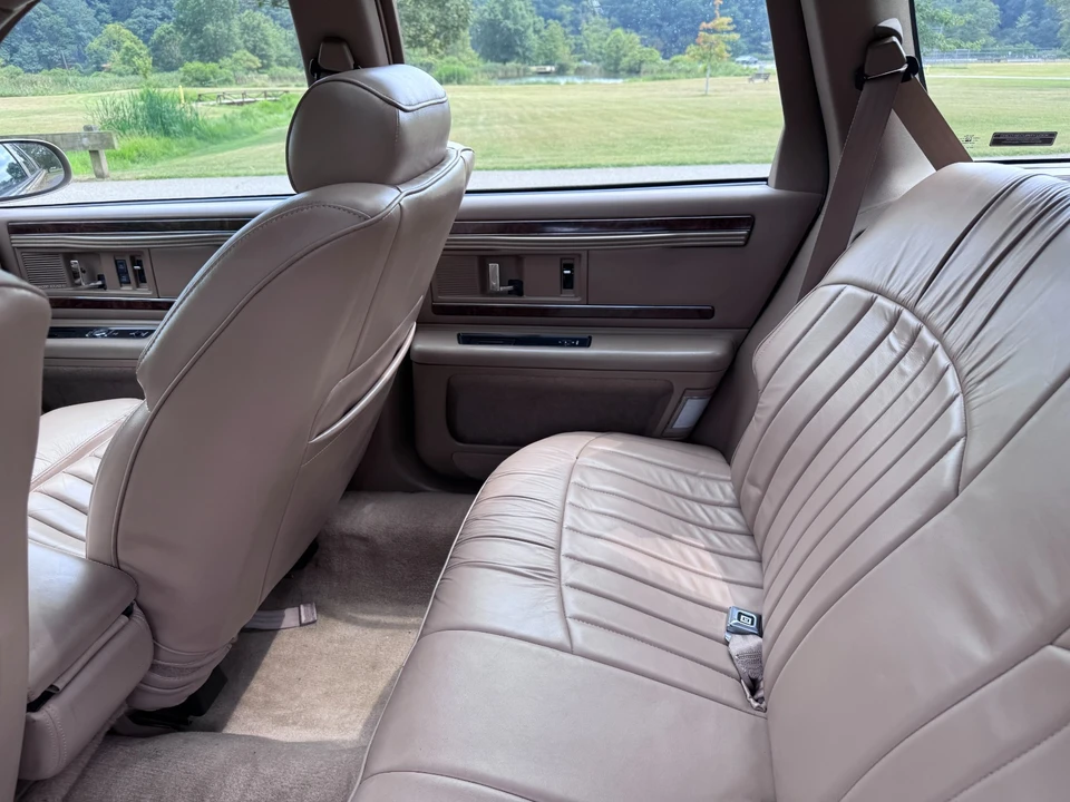 1996 Buick Roadmaster - Image 16 of 21