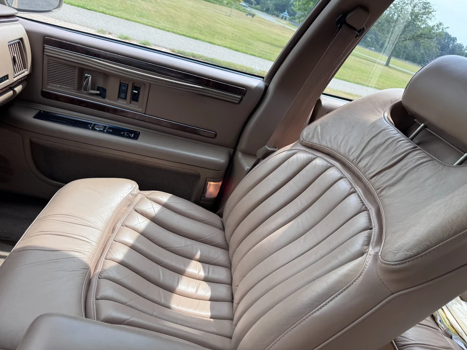 1996 Buick Roadmaster - Image 13 of 21