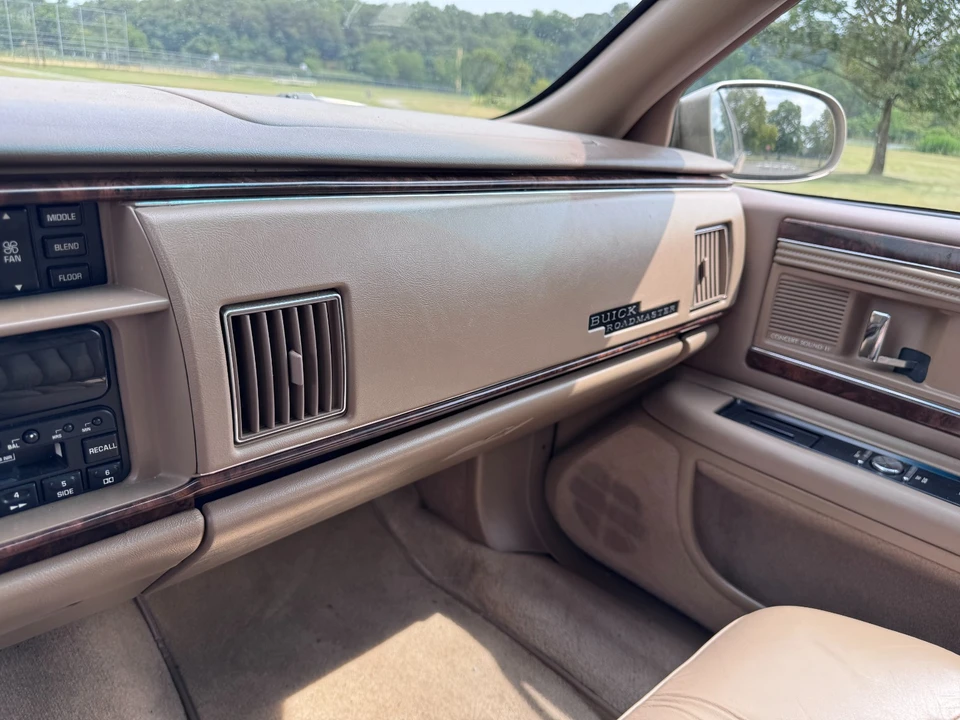 1996 Buick Roadmaster - Image 12 of 21