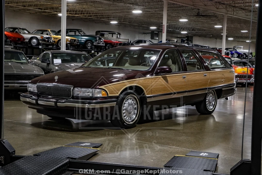 1996 Buick Roadmaster - Image 4 of 12