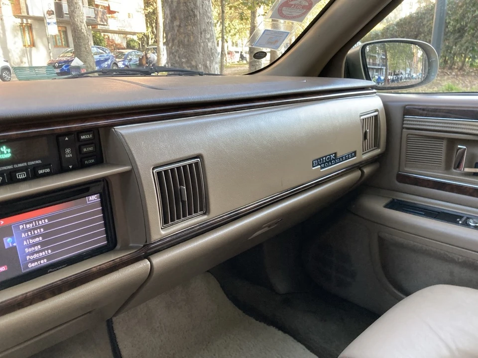 1996 Buick Roadmaster - Image 22 of 30