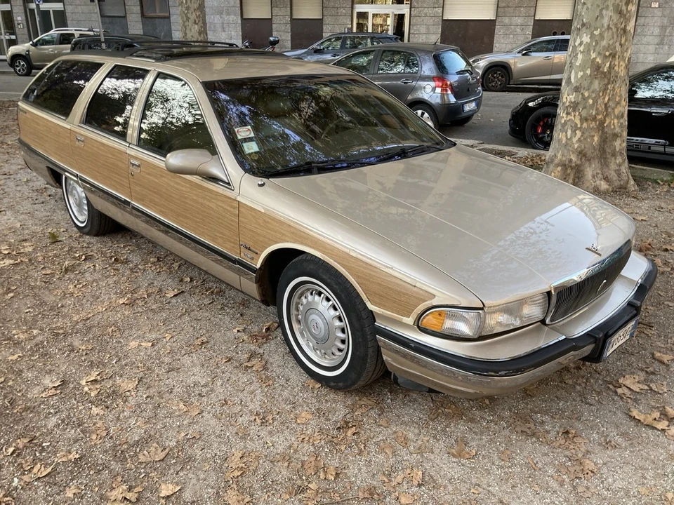 1996 Buick Roadmaster - Image 5 of 30