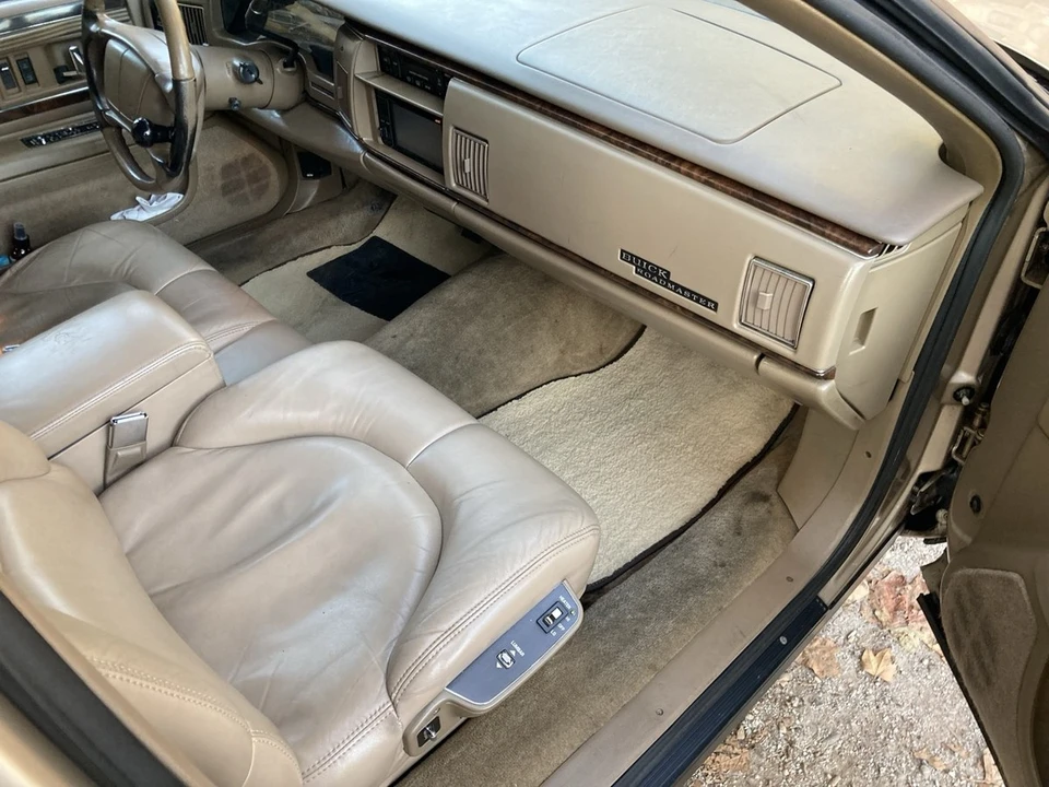 1996 Buick Roadmaster - Image 13 of 30