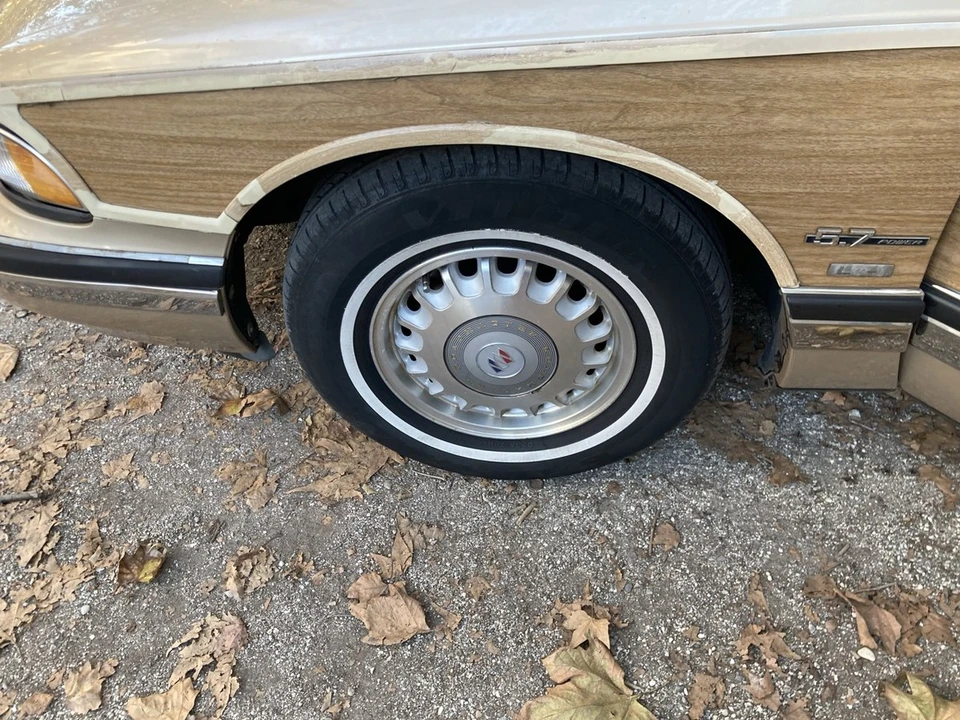 1996 Buick Roadmaster - Image 9 of 30