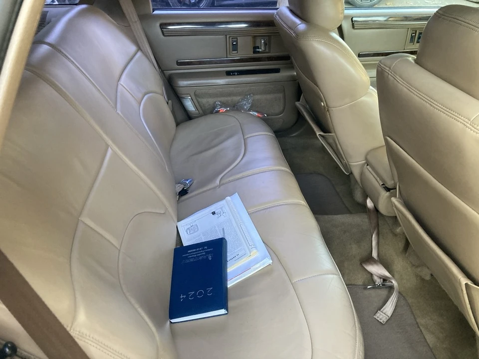 1996 Buick Roadmaster - Image 12 of 30