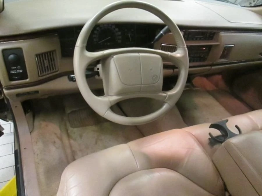 1996 Buick Roadmaster - Image 14 of 17
