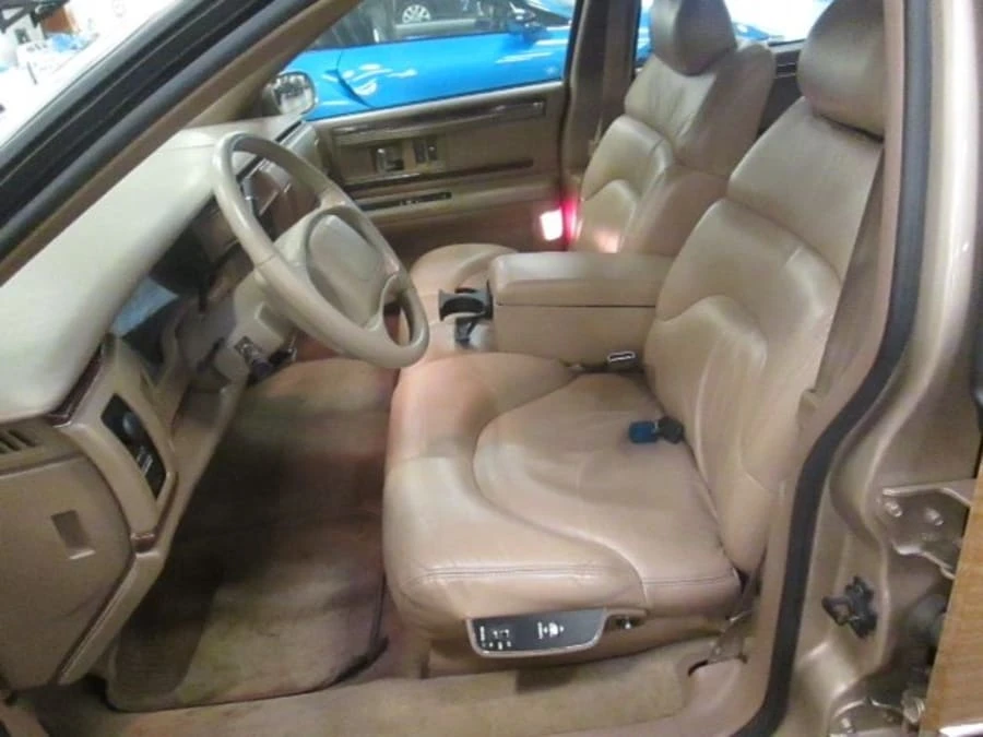 1996 Buick Roadmaster - Image 9 of 17