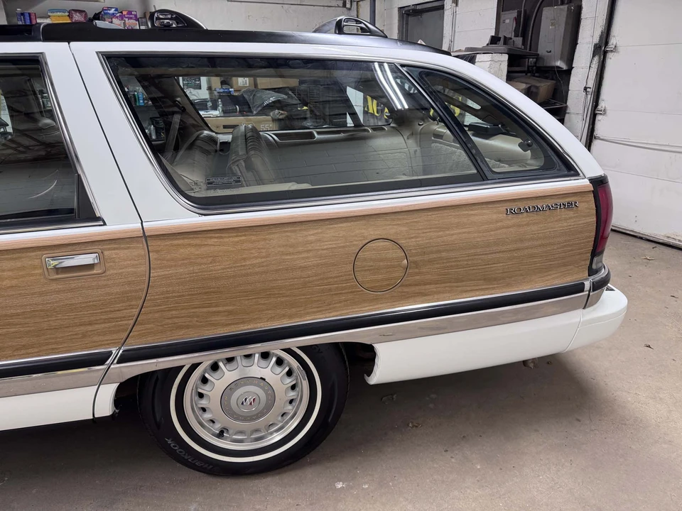 1996 Buick Roadmaster - Image 26 of 31