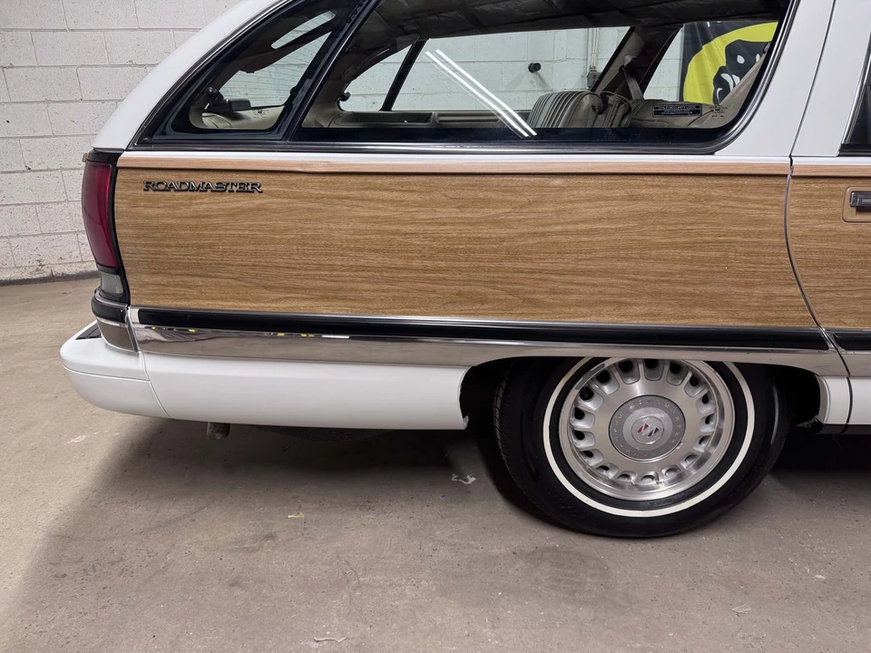 1996 Buick Roadmaster - Image 27 of 31