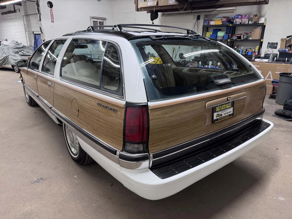 1996 Buick Roadmaster - Image 13 of 31