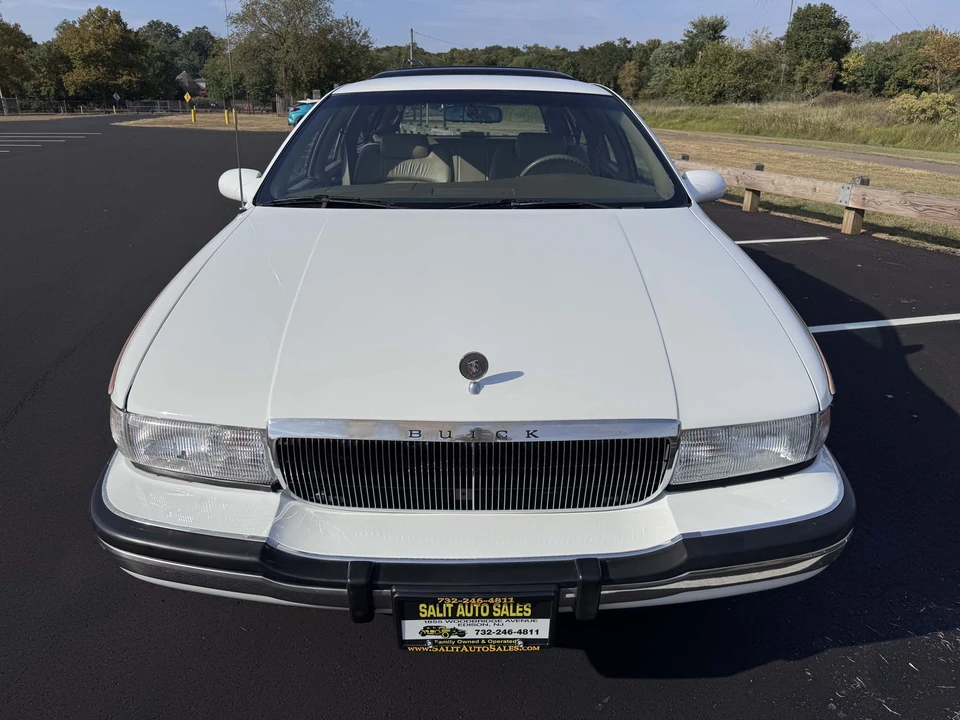 1996 Buick Roadmaster - Image 3 of 31