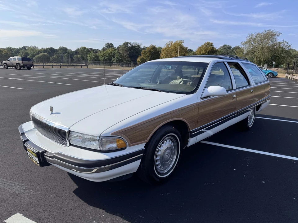 1996 Buick Roadmaster - Image 4 of 31