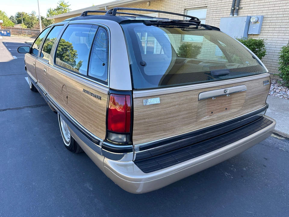 1996 Buick Roadmaster - Image 28 of 31